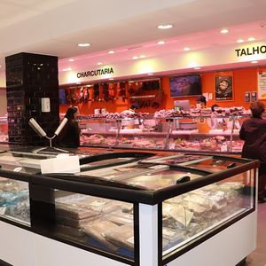 island refrigerated display case