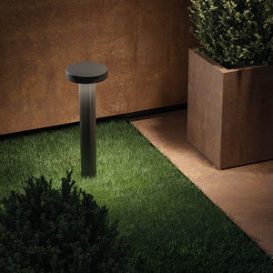 garden bollard light