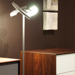 floor-standing lamp