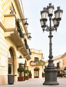 urban lamp post