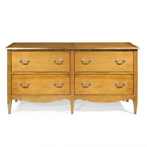 traditional chest of drawers