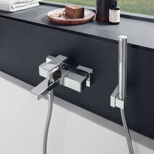 Wall Mounted Single Lever Hot and Cold Water Shower Bath Mixer