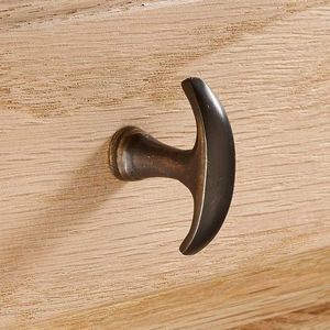 traditional furniture knob