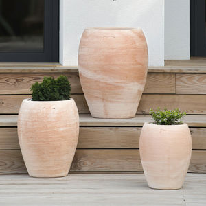 terracotta jarre