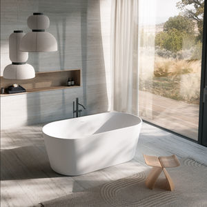 oval bathtub 1