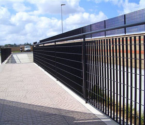 metal grid fence