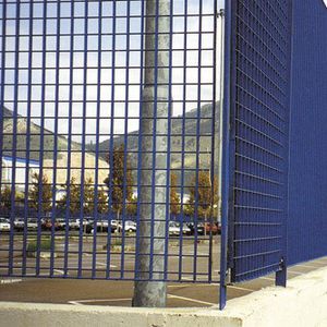wire mesh fence