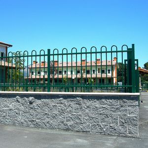 fence with bars 1