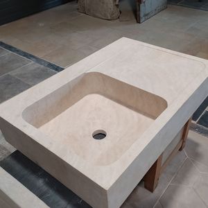 single-bowl kitchen sink
