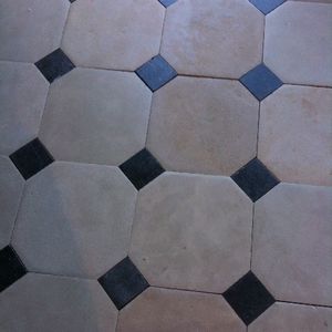 indoor tile / floor / cement / plain