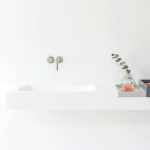 wall-mounted washbasin