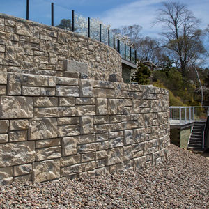 reinforced concrete retaining wall