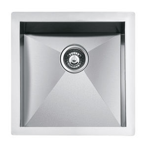 single-bowl kitchen sink