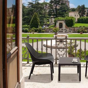 contemporary lounge chair