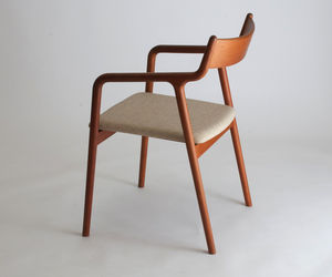 contemporary chair 1