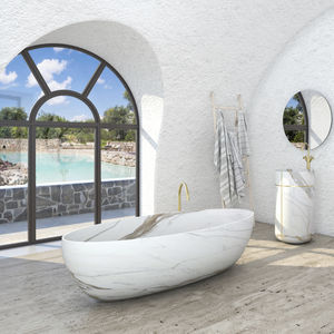 oval bathtub 1