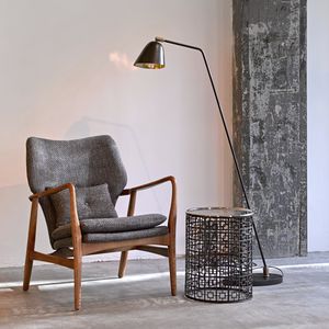 floor-standing lamp
