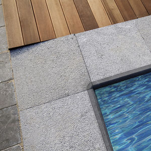 stone swimming pool coping