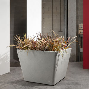 concrete planter / rectangular / square / contemporary