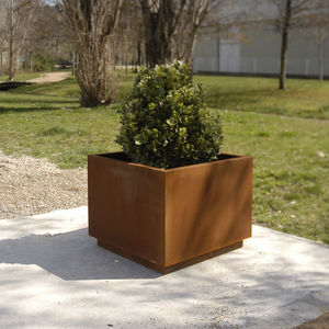 steel planter