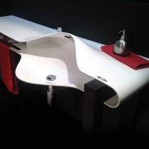 free-standing washbasin