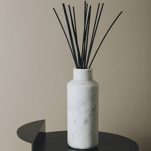 HANDLE CARRARA Marble candle holder By Maami Home