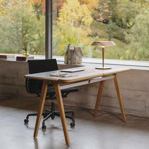 free-standing desk