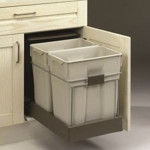 kitchen trash can 1