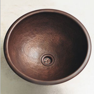 single-bowl kitchen sink