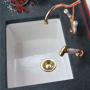 single-bowl kitchen sink