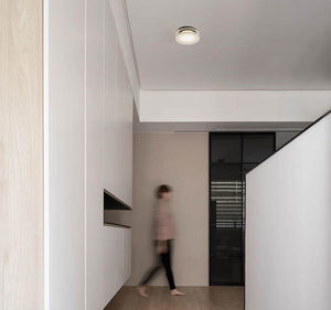 contemporary wall light