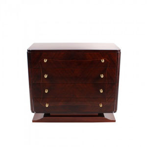 traditional chest of drawers