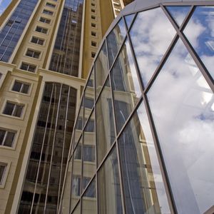 aluminum and glass curtain wall