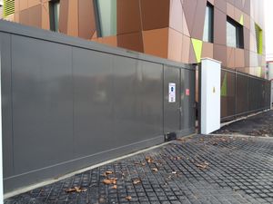 sliding gate