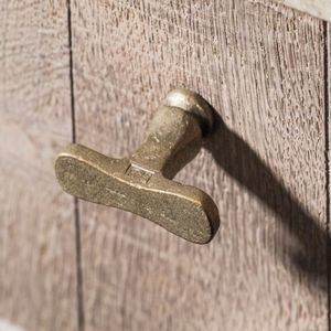 traditional furniture knob
