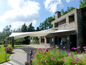 triangular shade sail