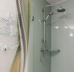 fixed shower screen