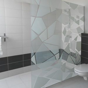 fixed shower screen
