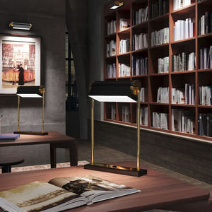 desk lamp