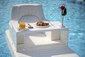 plastic serving tray