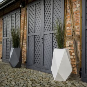 polyethylene plant pot 1