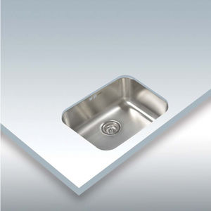 single-bowl kitchen sink