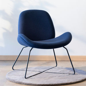 contemporary visitor chair