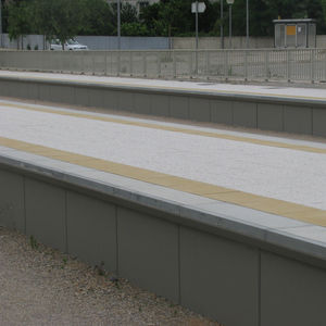reinforced concrete retaining wall