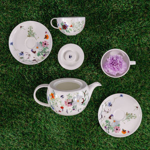 porcelain tea set