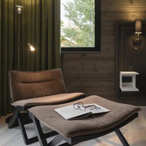 floor-standing lamp / contemporary / porcelain / LED