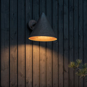 contemporary wall light