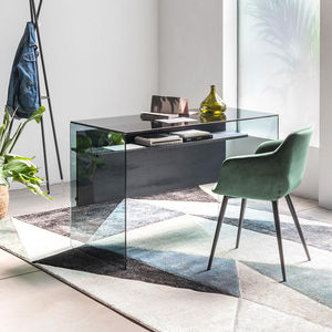 free-standing desk