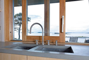 sliding window / wooden