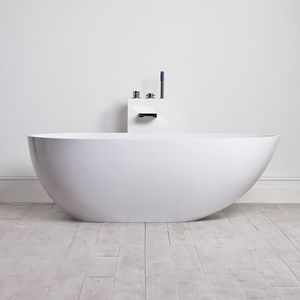 oval bathtub 1